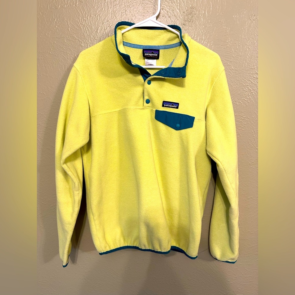 Patagonia yellow fleece with green details